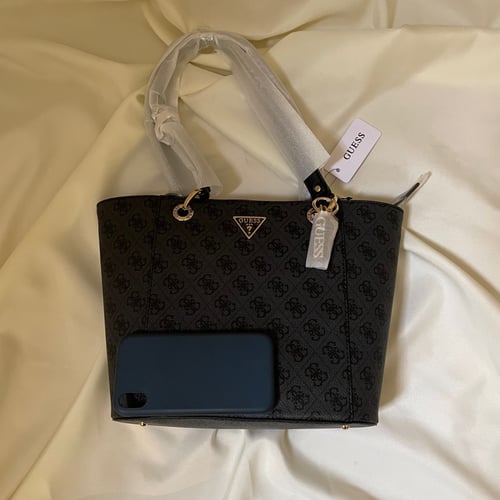 توت باق من جيس صغيرة