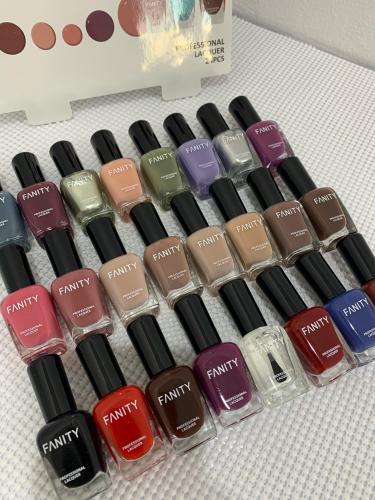 مناكير فانتي كرتون ابيض