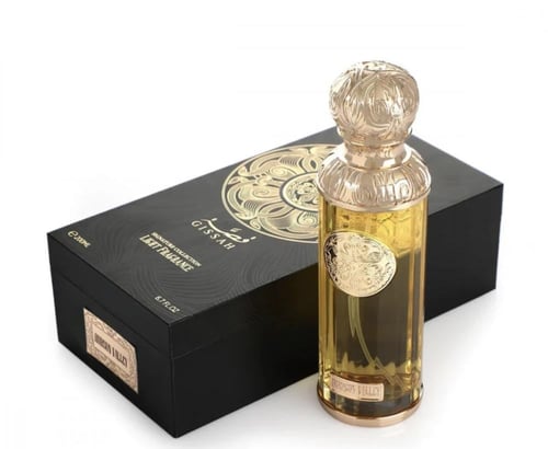 مخمريه برائحه عطر قصة