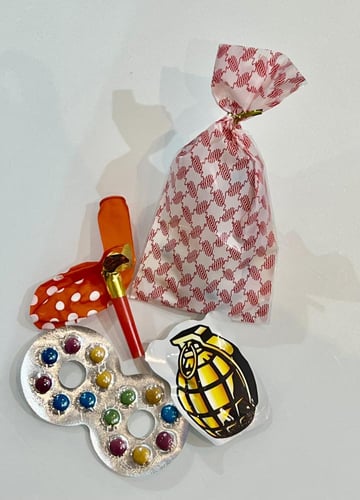 توزيعات ( الشماغ ) للأطفال