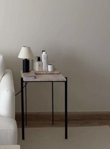 طاوله جانبيه