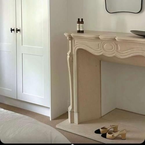 مدخل حجري منحوت