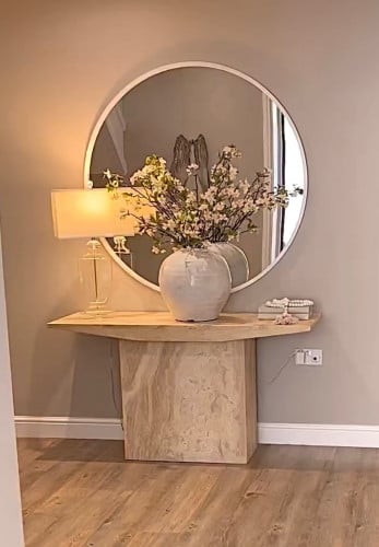 كونسول بتصميم عصري