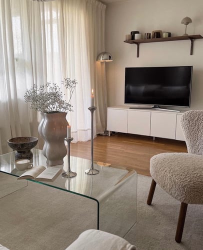 طاوله مصنوعه من الاكريلك بتصميم عصري