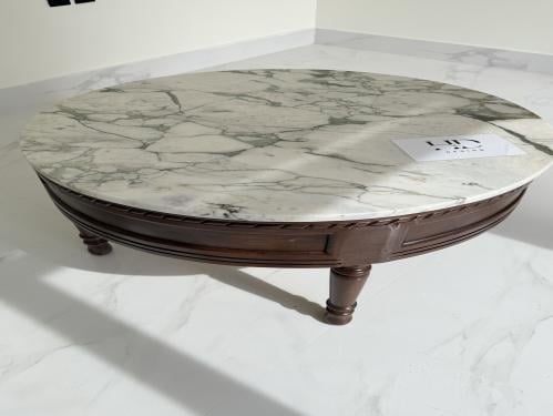 طاوله سطح إيطالي