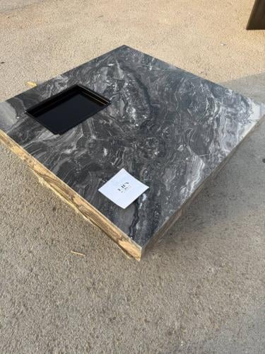 طاوله بسطح رخام ايطالي