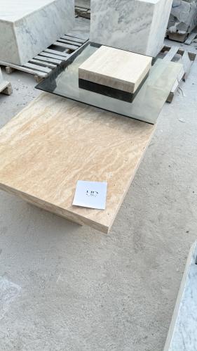 طاوله رخام ترافنتينو مع زجاج