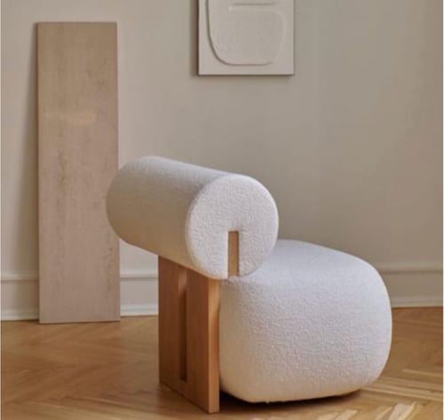 كرسي بتصميم عصري