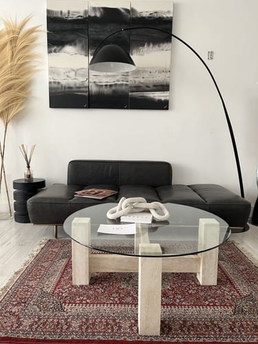 طاوله بقواعد ترافنتينو