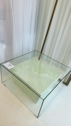 طاوله من رخام اونيكس