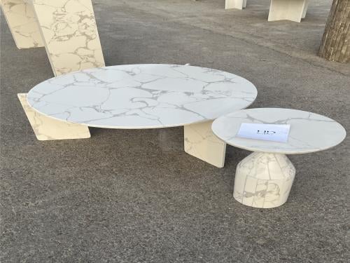 طاوله مع جانبيه