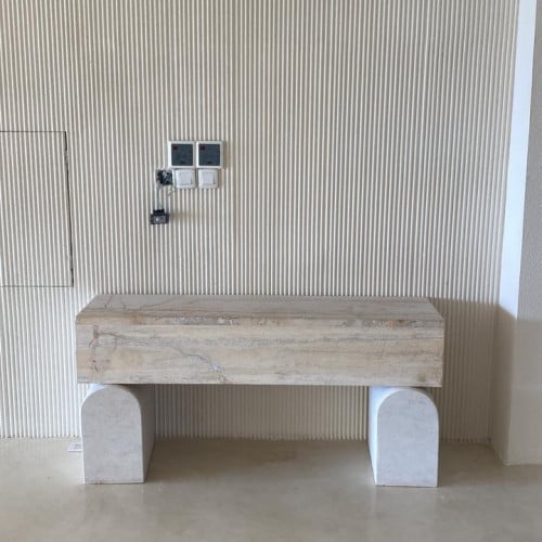 كونسول ترافنتينو بقواعد حجر