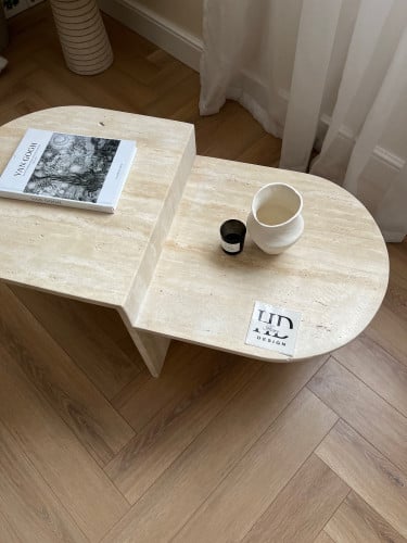 طاوله بتصميم عصري