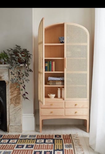 دولاب من راتان الطبيعي