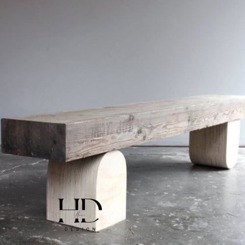 طاوله مصنوعه من الخشب الطبيعي