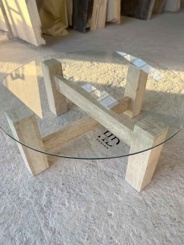 طاوله بقواعد ترافنتينو