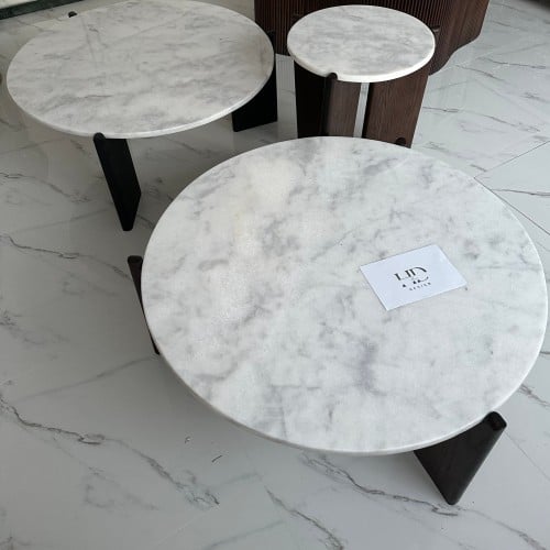 طاوله مع جانبيه