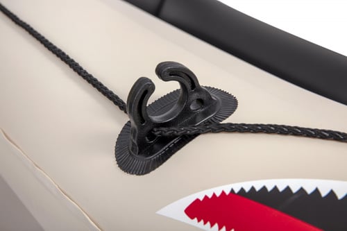 قارب سباحة قرش كامل