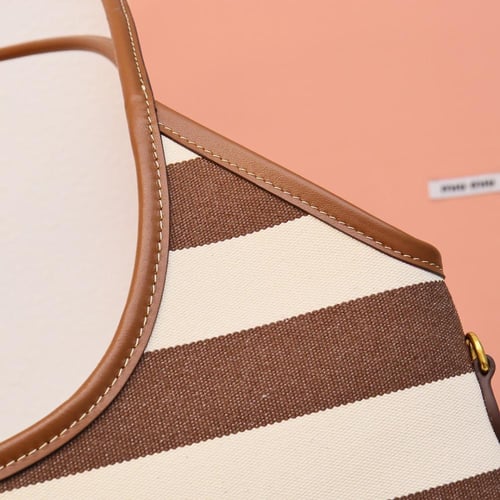 ميو ميو IVY leather bag مقاس 35cm