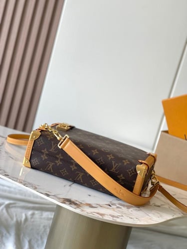 لوي فيتون SIDE TRUNK مقاس23.5cm