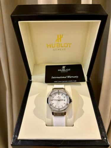 ساعه HUBLOTنساء