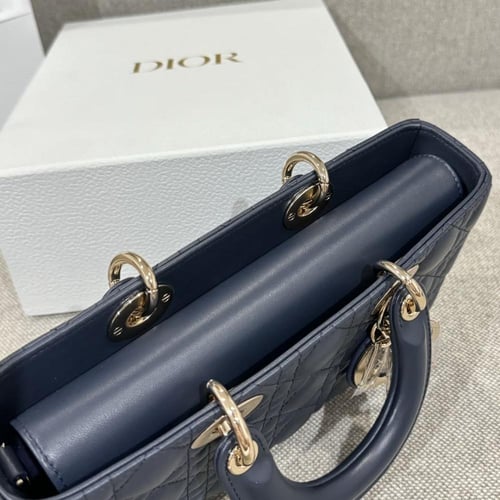 شنطة ديور دي جوي كبيرة مقاس 26cm