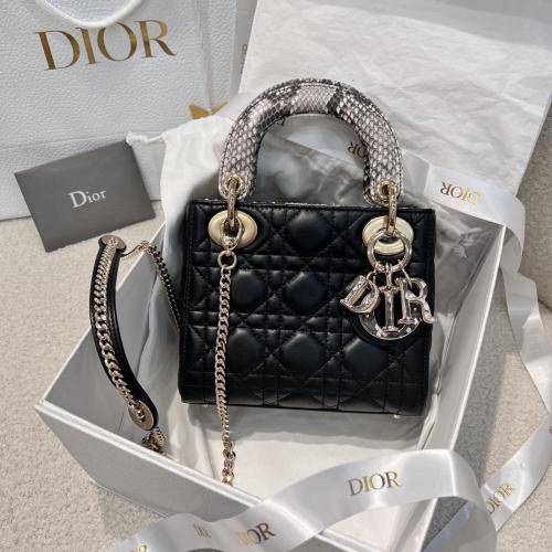 ليدي ديور مقاس 17cm