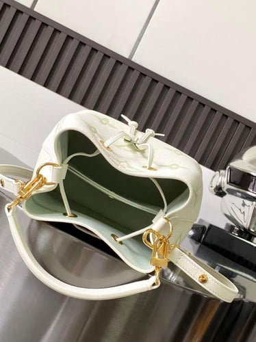 لوي فيتون Néonoé BB مقاس 20cm