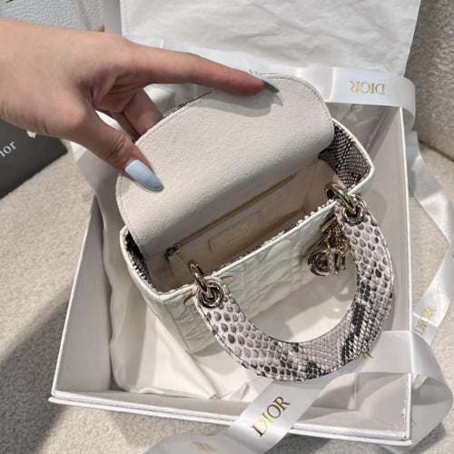 ليدي ديور مقاس 17cm