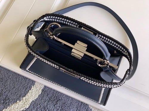 فندي Peekaboo مقاس 27cm