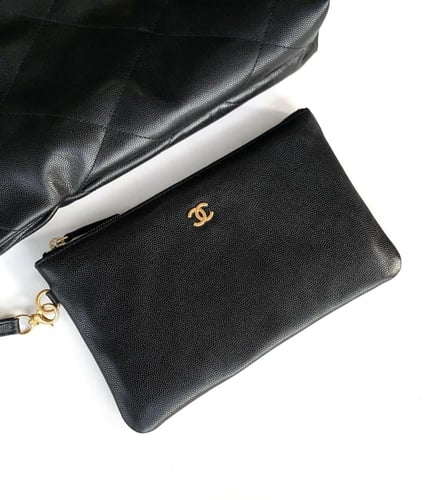 شانيل 22 هاند باق مقاس 34.5cm