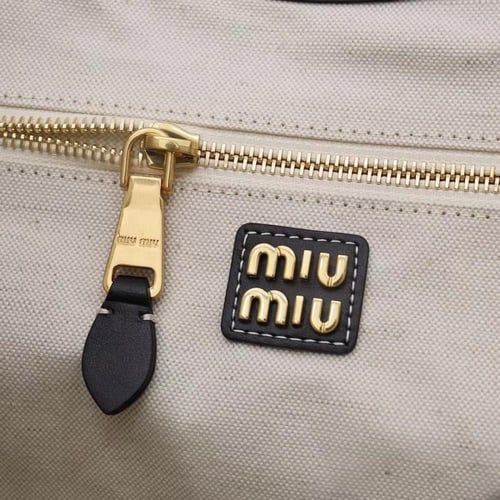 ميو ميو IVY leather bag مقاس 35cm