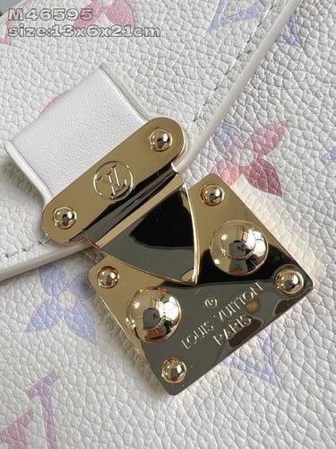 لوي فيتون ‏ Pochette Métis مقاس13.5cm