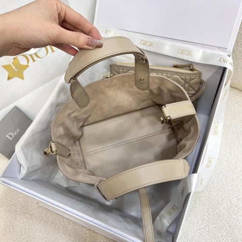 ديور Toujours مقاس 23cm