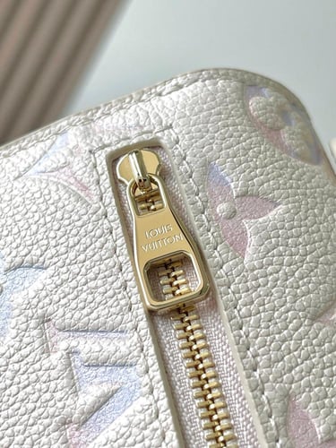 لوي فيتون Pochette Métis East West مقاس 21.5cm