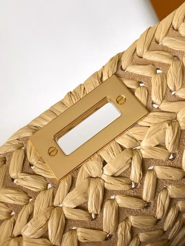 فندي Peekaboo مقاس 27cm