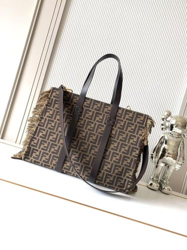 شنطة فندي مقاس 31 cm