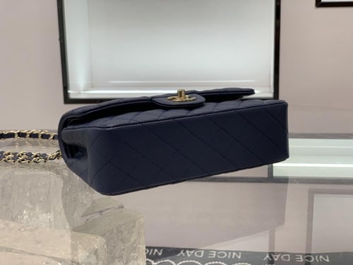 شانيل كلاسك مقاس 20cm