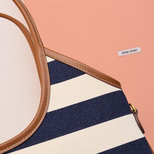 ميو ميو IVY leather bag مقاس 35cm