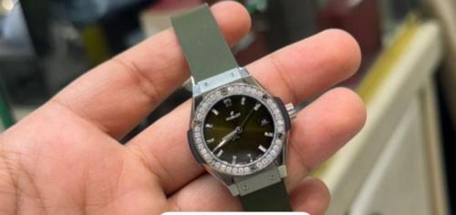 ساعه HUBLOTنساء مقاس 29