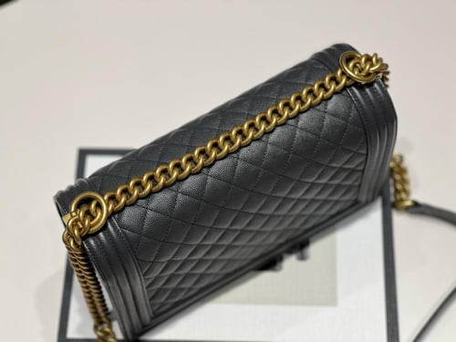 شانيل لارج بوي مقاس 28cm