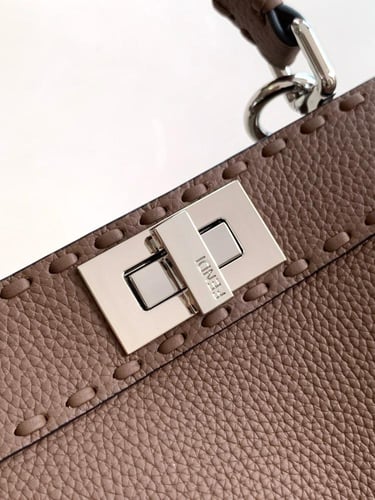 فندي Peekaboo مقاس 27cm