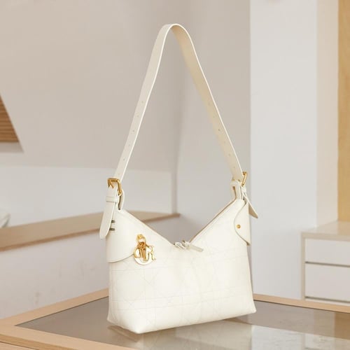 ديور Voyageur مقاس 28cm