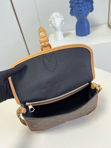 لوي فيتون DIANE مقاس23cm