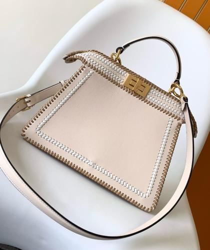 فندي Peekaboo مقاس 27cm