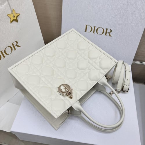 ديور Book Tote مقاس 36.5cm