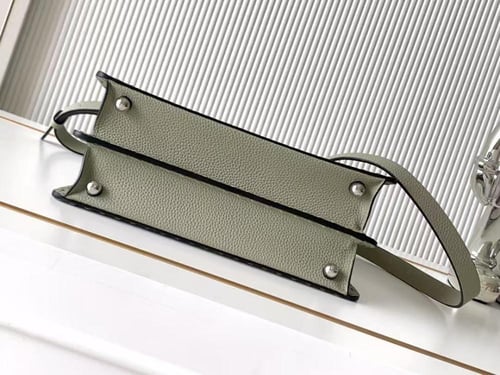 فندي Peekaboo مقاس 27cm