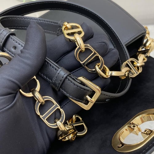 ديور ‏DIOR BOBBY East-West مقاس 22cm