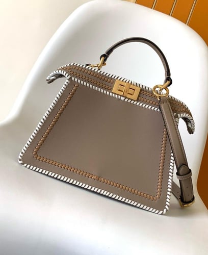 فندي Peekaboo مقاس 27cm