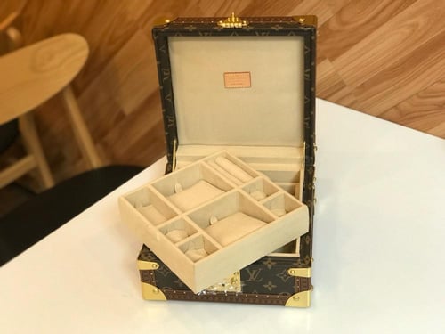 صندوق اكسسوارت لوي فيتون